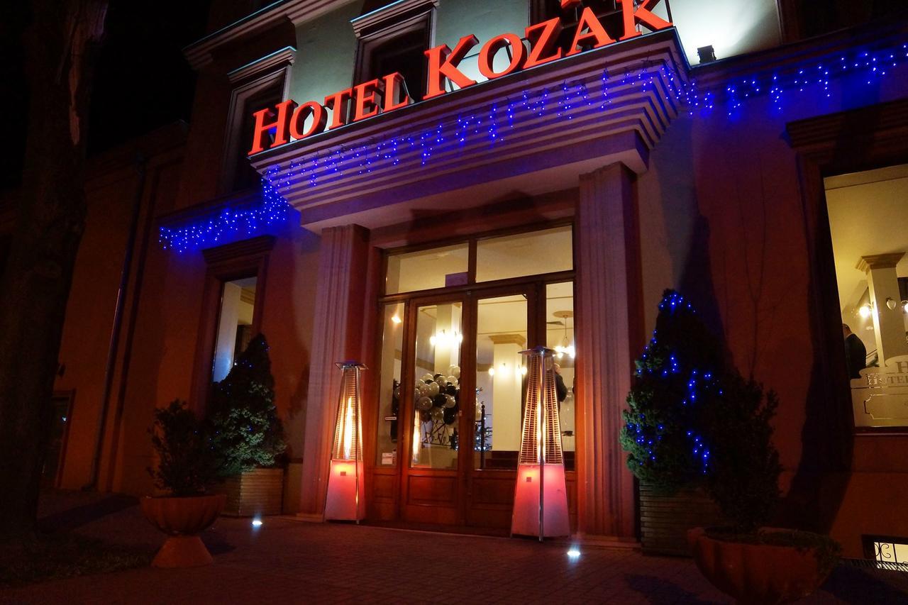 Hotel Kozak Chełm Екстериор снимка