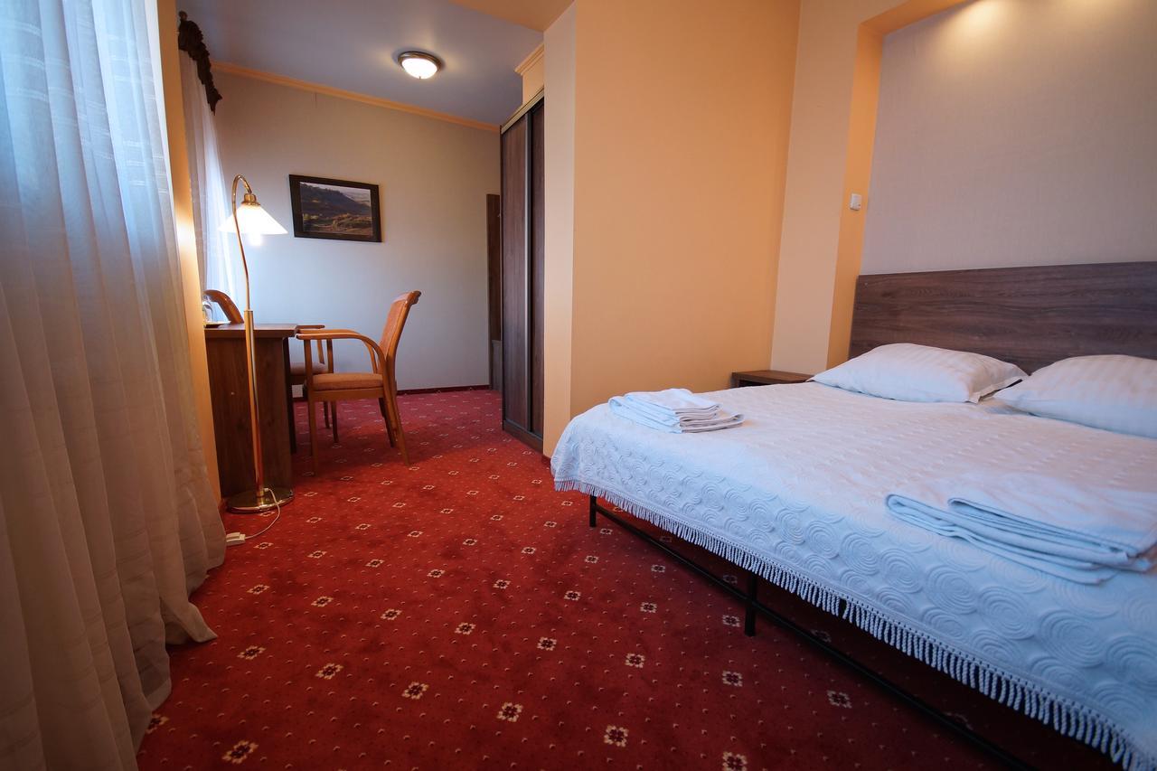 Hotel Kozak Chełm Екстериор снимка