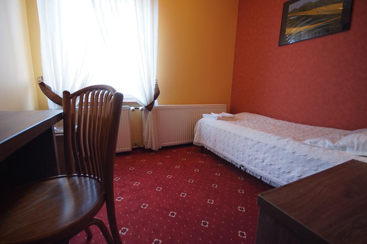 Hotel Kozak Chełm Екстериор снимка